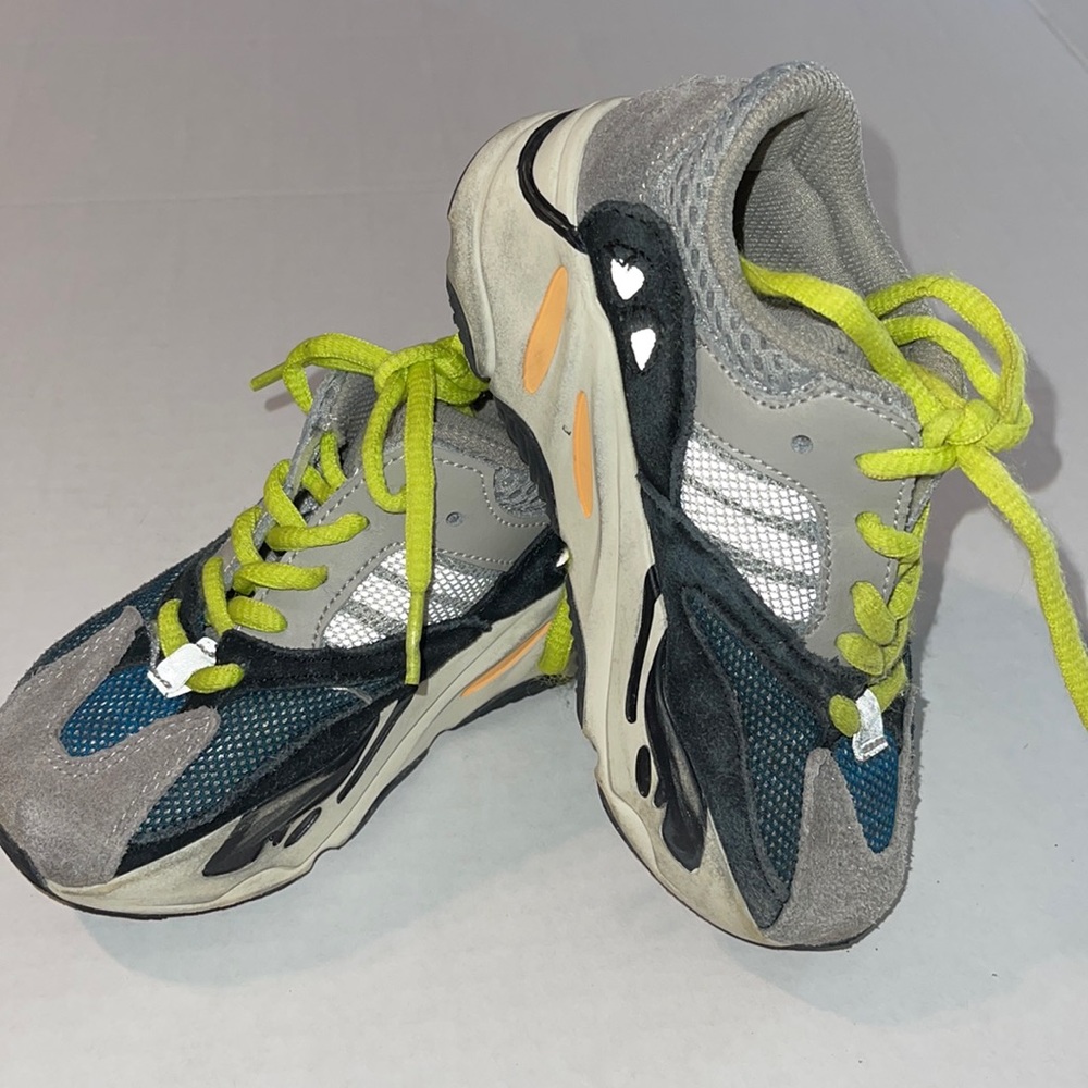 Yeezy adidas boost 700 wave runners kids size 12c